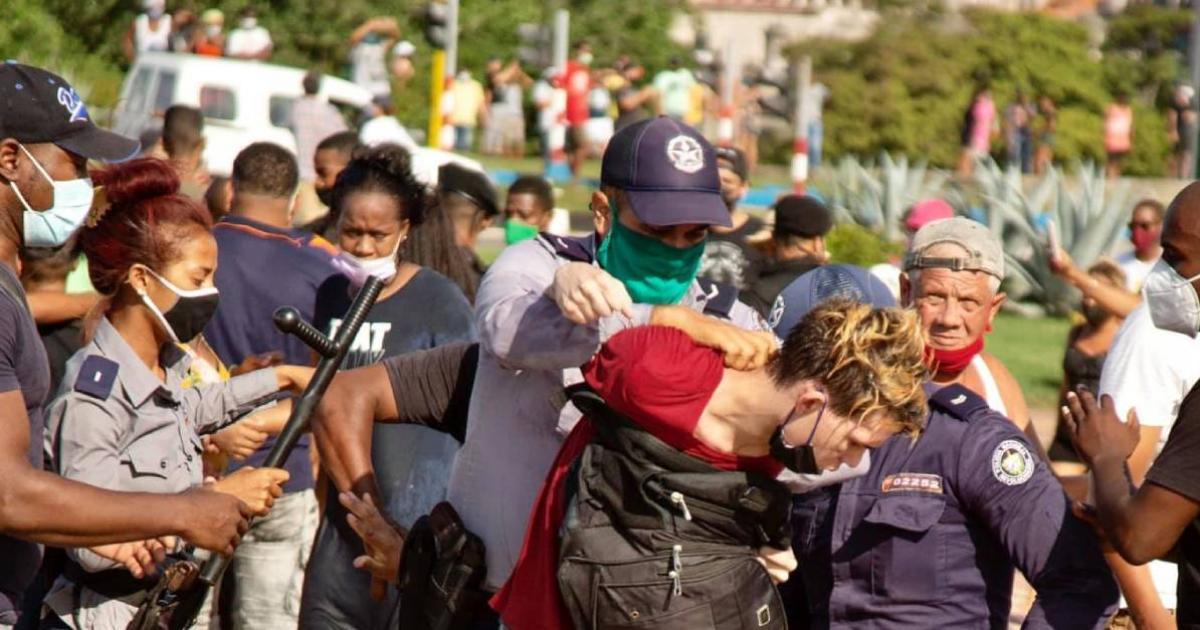 Represión a las protestas del 11 de julio