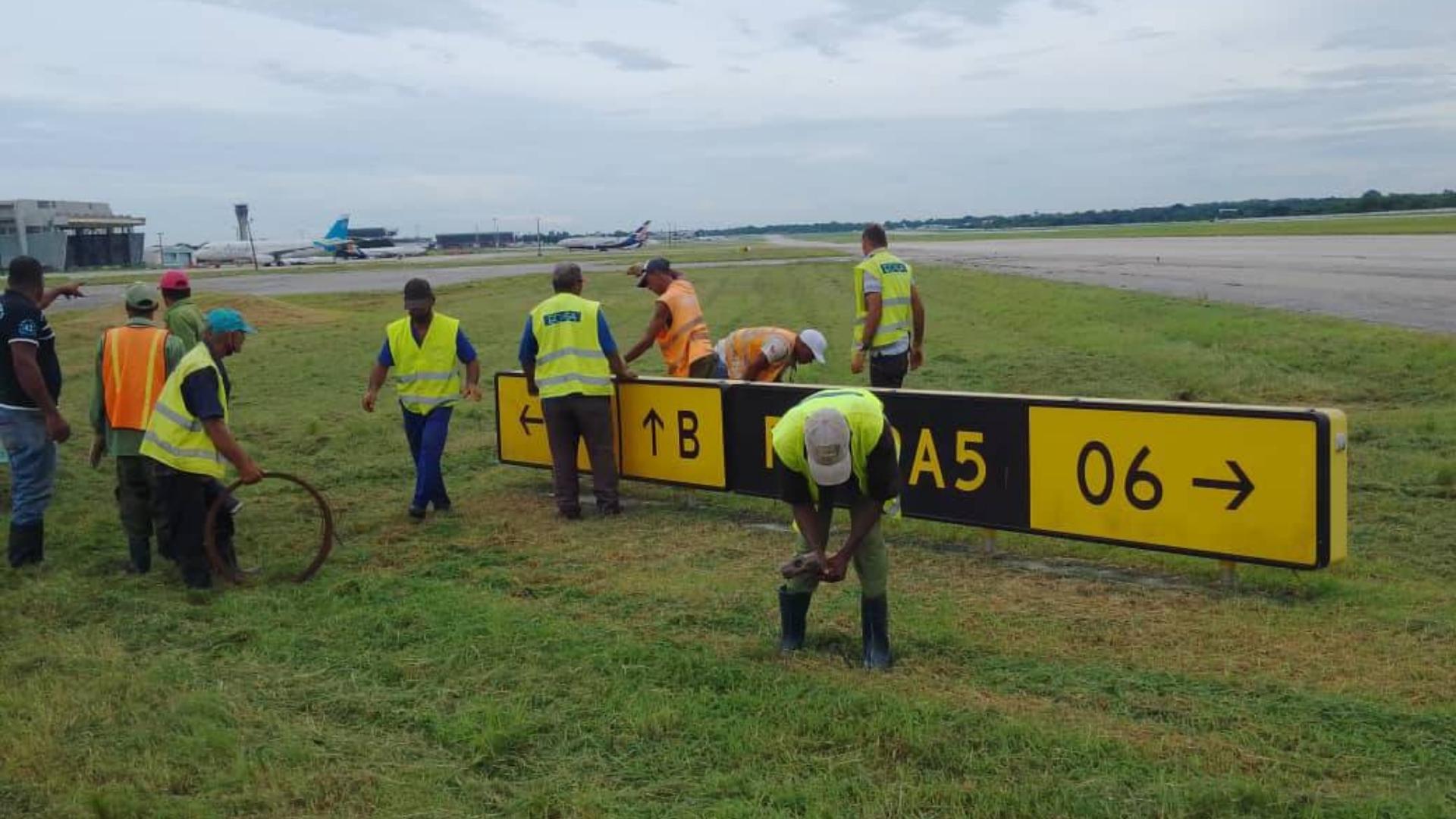 Aeropuertos cubanos suspenden vuelos por huracán