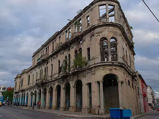 No se trata de una columna romántica, ni de un discurso suave. El amor es lo más grave, profundo y trascendental de la vida humana. Es algo muy serio y comprometido