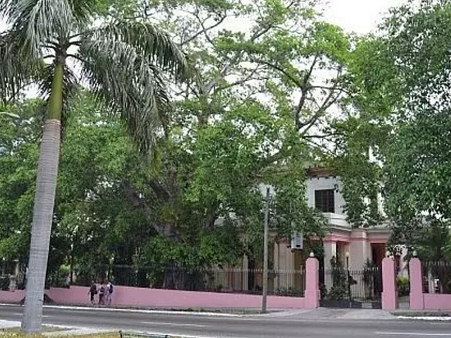 Instituto Internacional de Periodismo José Martí, en la calle G, en el Vedado. Foto: Cubadebate