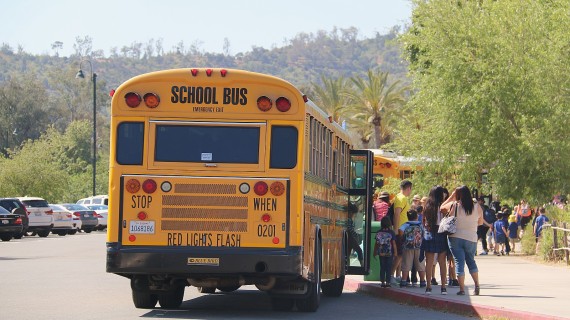 62.000 estudiantes y personal escolar de Los Ángeles dan positivo por COVID-19