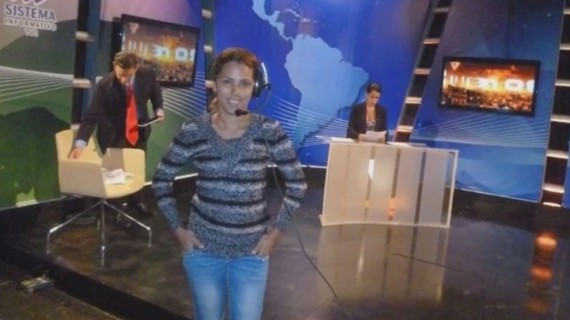 La mujer, acompañada de su esposo, solicitó asilo político el 8 de febrero en Colombia para evitar su deportación