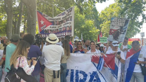 Iniciaron manifestaciones por aniversario del 11J