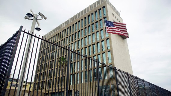 Embajada de EEUU suspende servicios consulares hasta el jueves