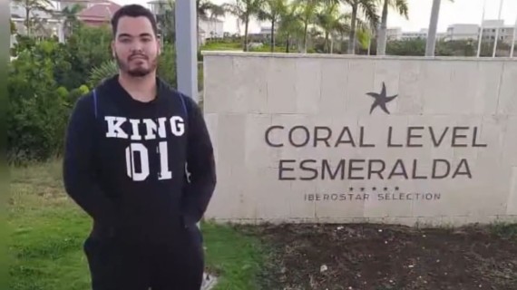 Jesús Javier Basulto en el hotel del que fue despedido. Foto: Captura de pantalla/La Hora de Cuba