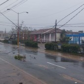 Desde San Juan y Martínez el cubano Fidel Ernesto González agregó que "ya aparecen los primeros claros de la mañana y así está mi San Juan, todo destrozado"